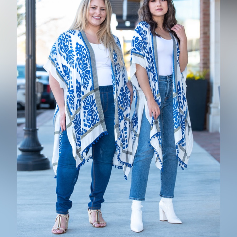 Breezy Lane poncho/coverup